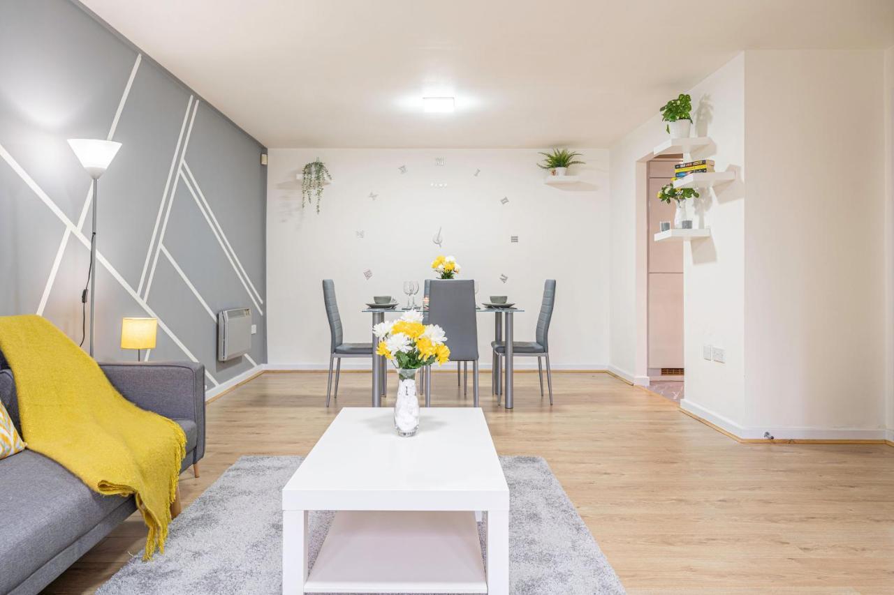 Riley House Spacious City Apartment كوفنتري المظهر الخارجي الصورة