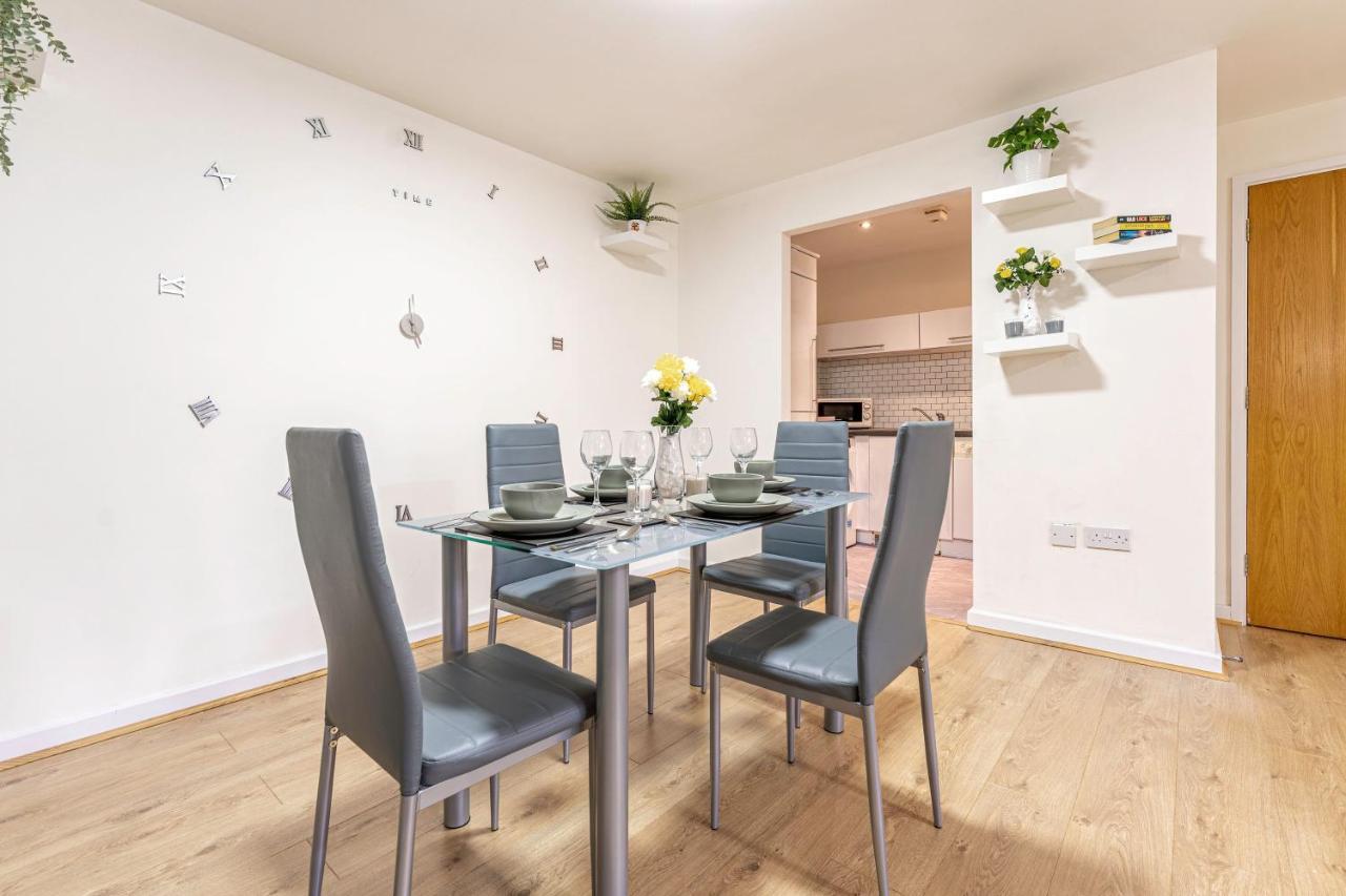 Riley House Spacious City Apartment كوفنتري المظهر الخارجي الصورة