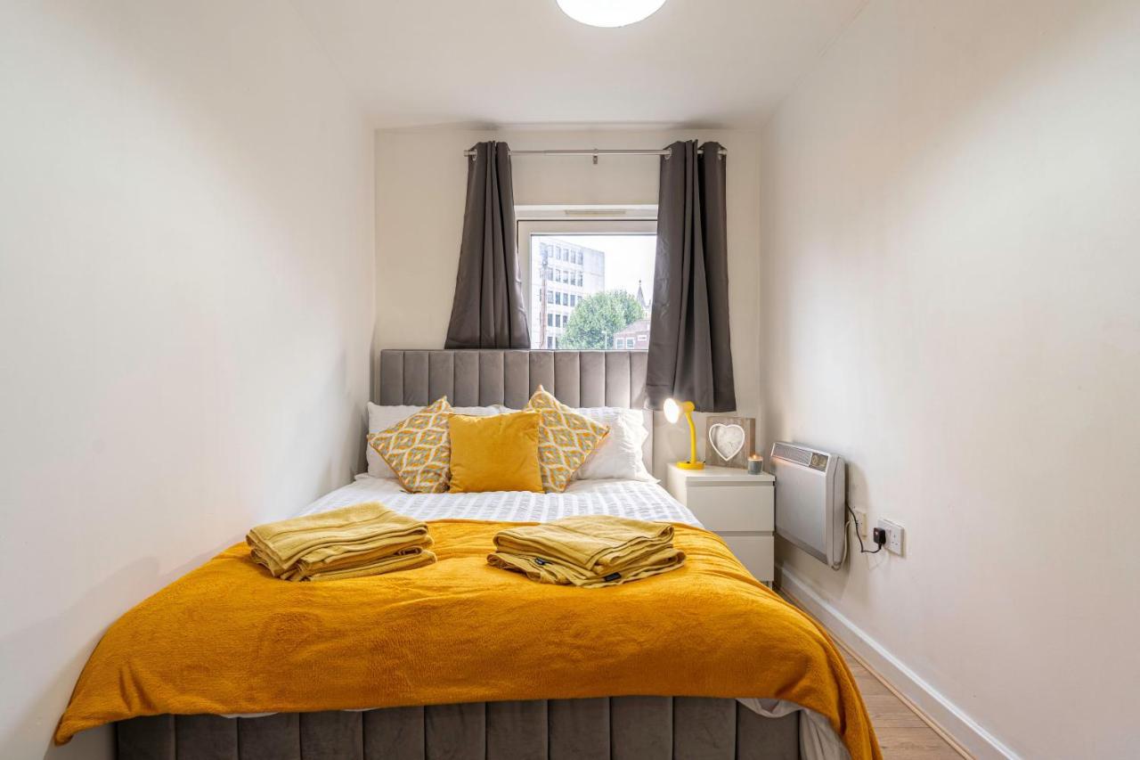 Riley House Spacious City Apartment كوفنتري المظهر الخارجي الصورة